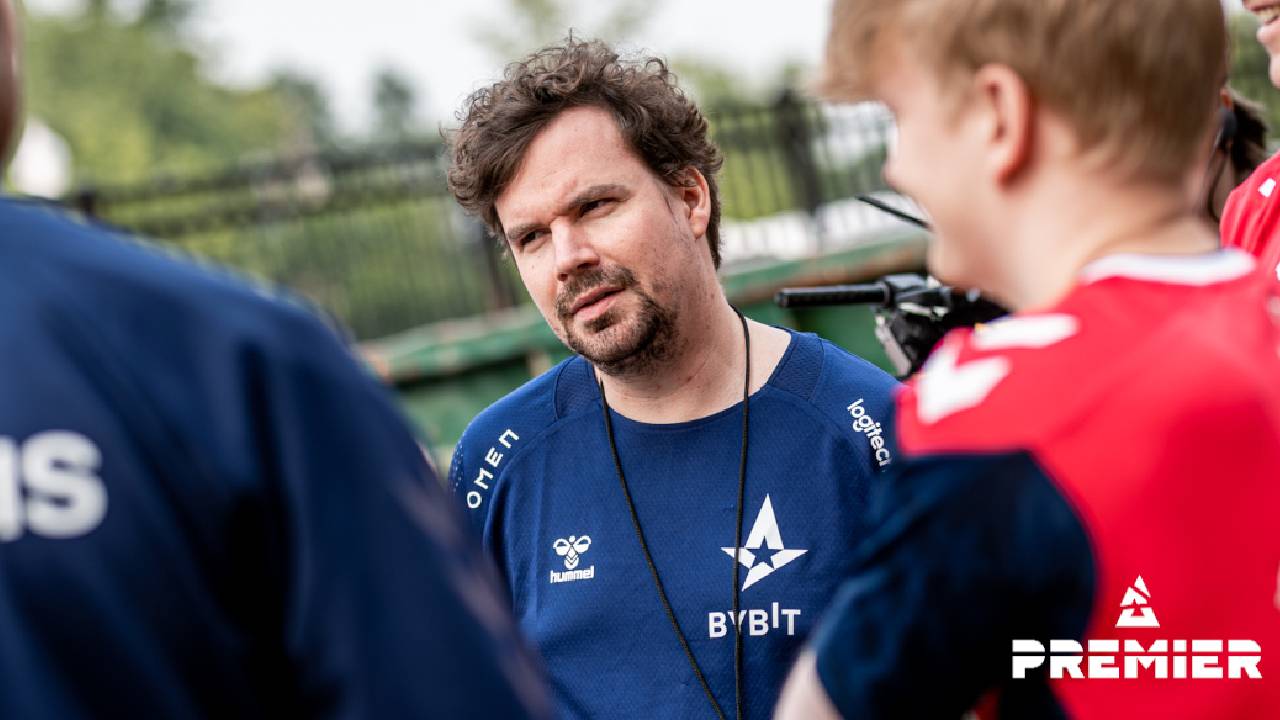 Nicolai "HUNDEN" Petersen