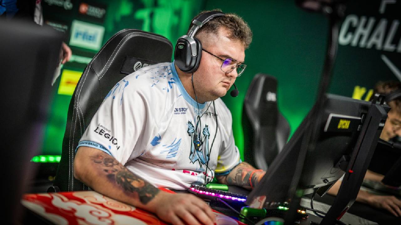 Paweł "dycha" Dycha